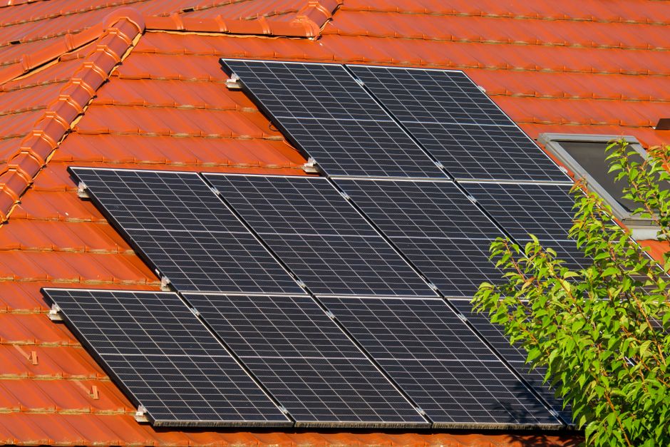 Can You Install Solar Panels on a Flat Roof?